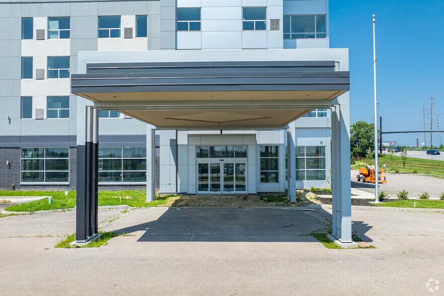 More Photos Of 7855 Liberty Way, West Chester Hotel For Lease