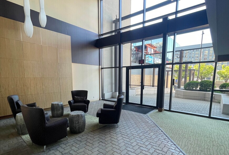 More Photos Of 30 W 3rd St, Cincinnati Office For Lease