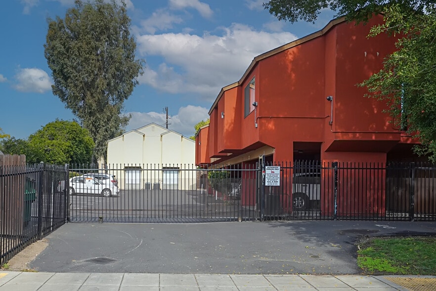 More Photos Of 1905 N El Dorado St, Stockton Apartments For Sale