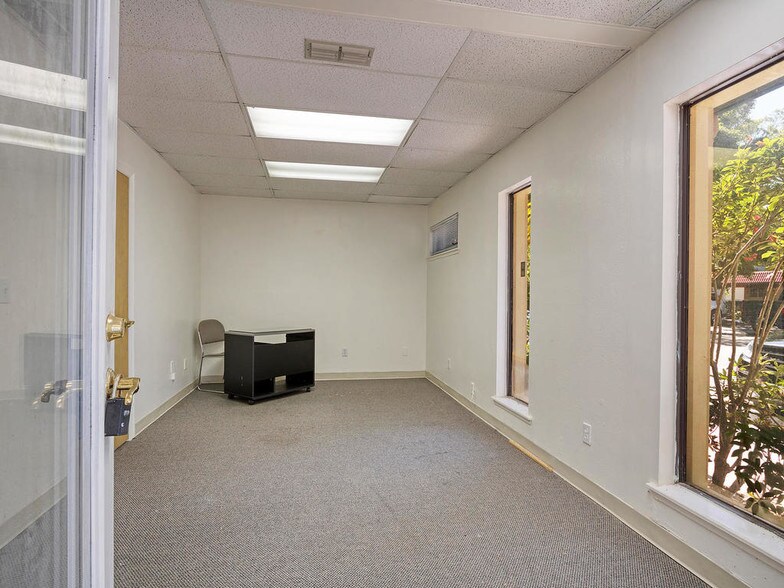 More Photos Of 701 N Hercules Ave, Clearwater Medical For Lease
