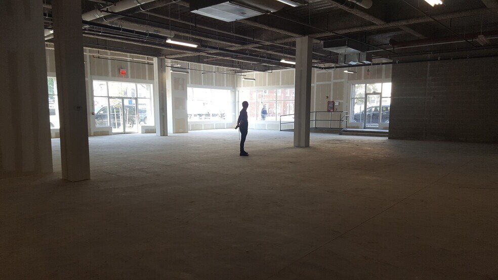 More Photos Of 3617 13th Ave, Brooklyn Self Storage For Lease