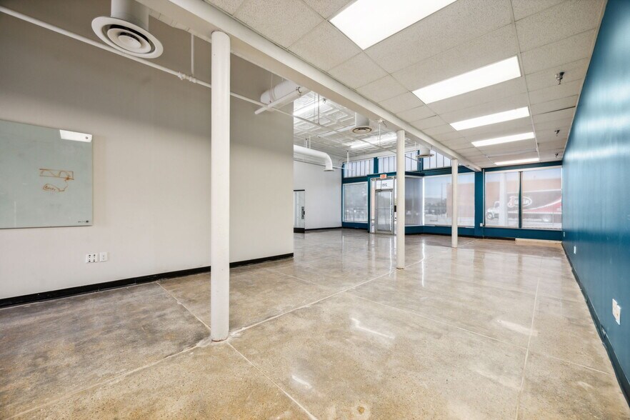 More Photos Of 211-215 S Jennings Ave, Fort Worth Loft Creative Space For Lease