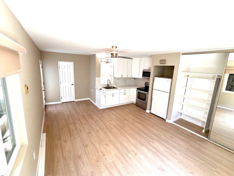 More Photos Of 3560 Front St, San Diego Multifamily For Sale