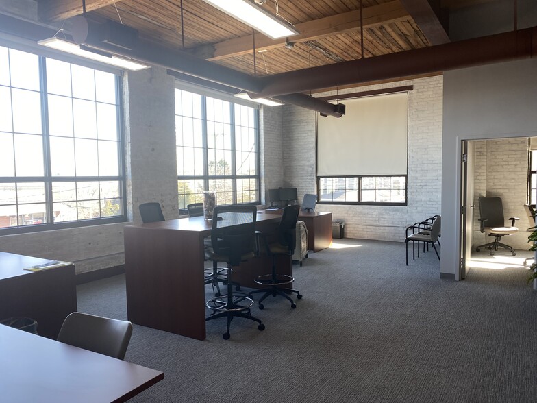 More Photos Of 333 Main St, East Greenwich Freestanding For Lease