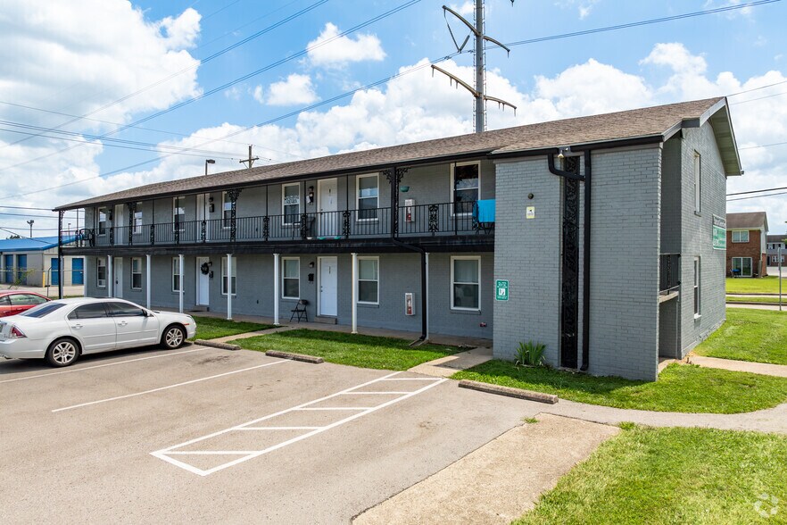 More Photos Of 1630-1634 Greentree Blvd, Clarksville Apartments For Sale