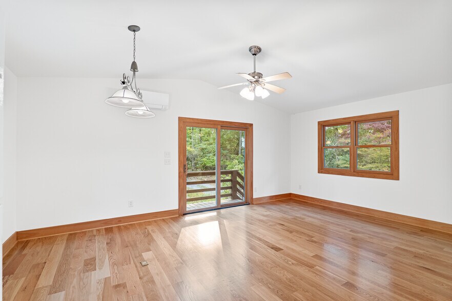 More Photos Of 243 Ridgeline Dr, Brevard Specialty For Sale