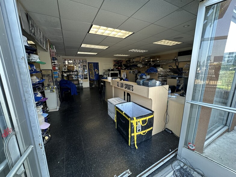 More Photos Of 4620-4620 1/2 E 3rd St, Los Angeles Storefront Retail Office For Sale