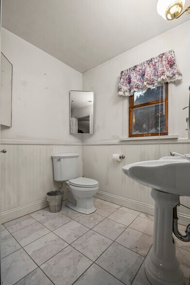More Photos Of 790 California 2, Wrightwood Specialty For Sale