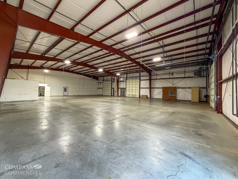 More Photos Of 217 Pumice Ave, Redmond Industrial For Lease