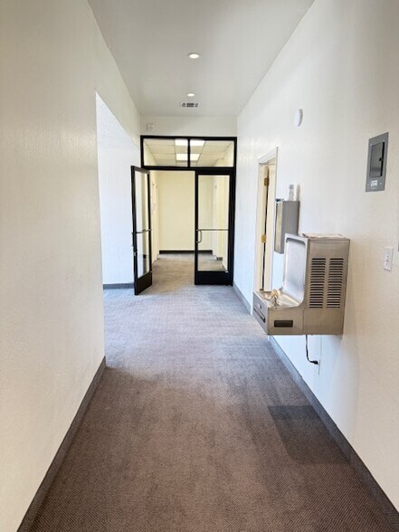 More Photos Of 4651 Quail Lakes Dr, Stockton Office For Lease