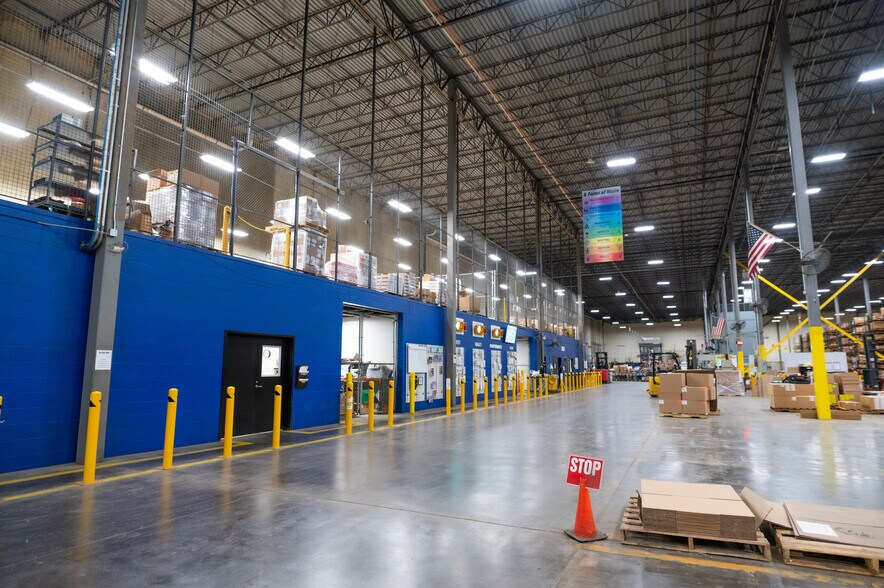 More Photos Of 1957 Route DD, Moberly Manufacturing For Lease