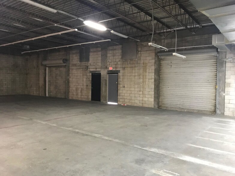 More Photos Of 7200 Gardner St, Winter Park Industrial For Lease