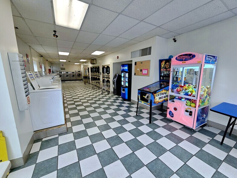 More Photos Of 302 S 6th St, Lebanon Storefront Retail Residential For Sale