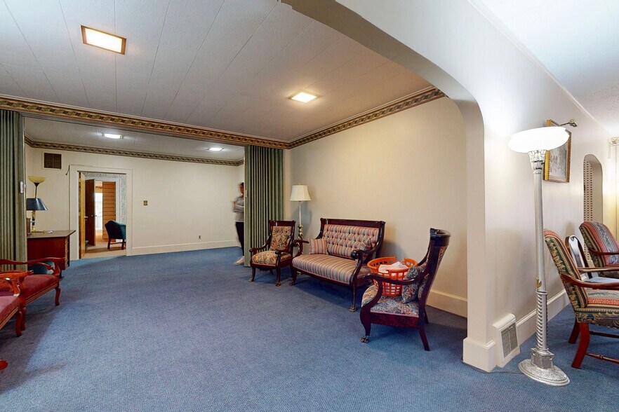 More Photos Of 3721 Main St, Weirton Funeral Home For Sale