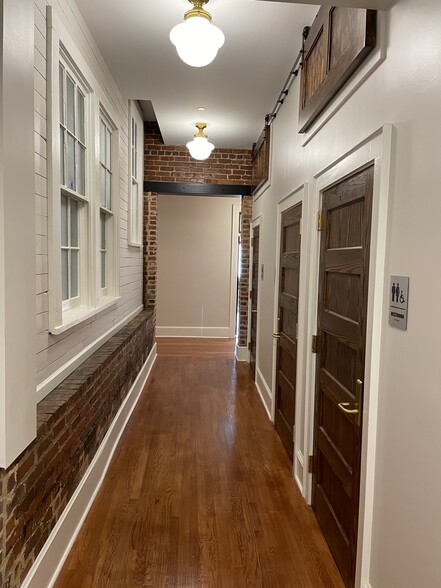 More Photos Of 121-129 N Main St, Mooresville Storefront Retail Office For Lease
