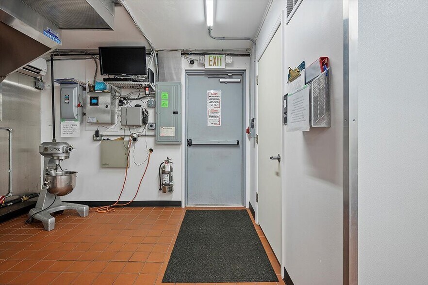 More Photos Of 624 North Ave, Pittsburgh Fast Food For Sale