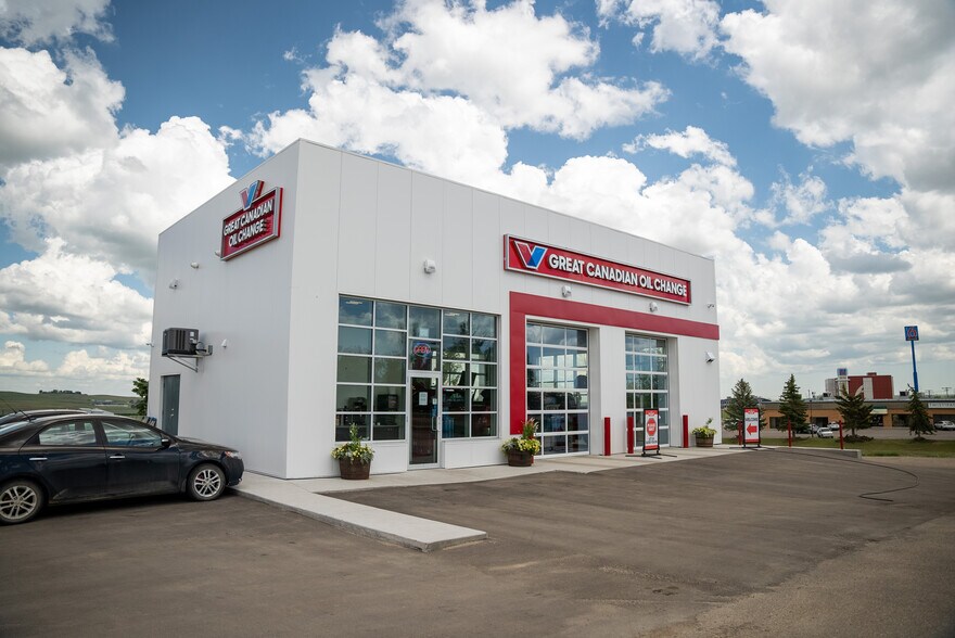 More Photos Of 1150 Central Ave N, Swift Current Storefront For Lease