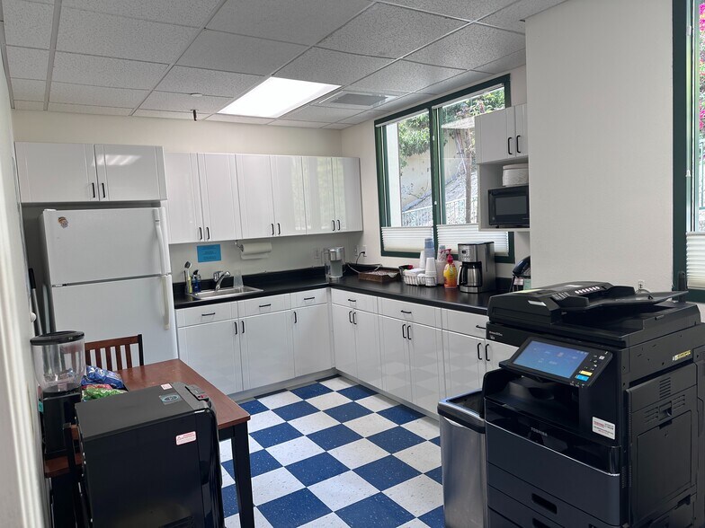 More Photos Of 27345 Ortega Hwy, San Juan Capistrano Office For Lease