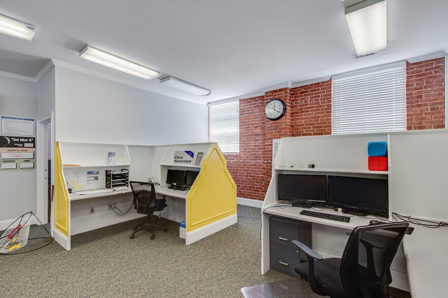 More Photos Of 55 Scott St, Buford Office For Lease