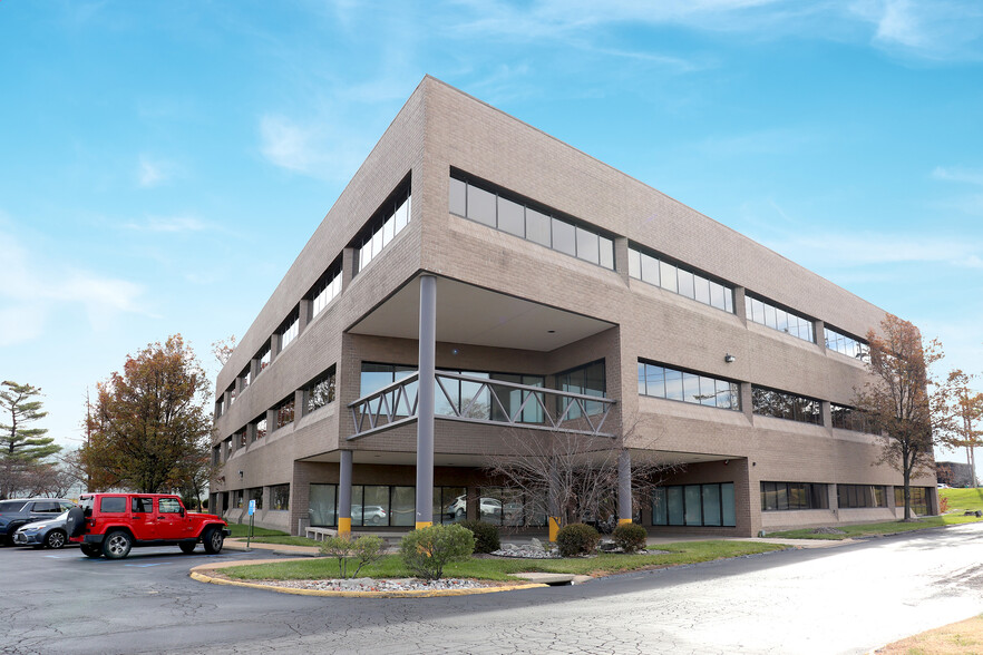 Primary Photo Of 1015 Corporate Square Dr, Creve Coeur Office For Lease