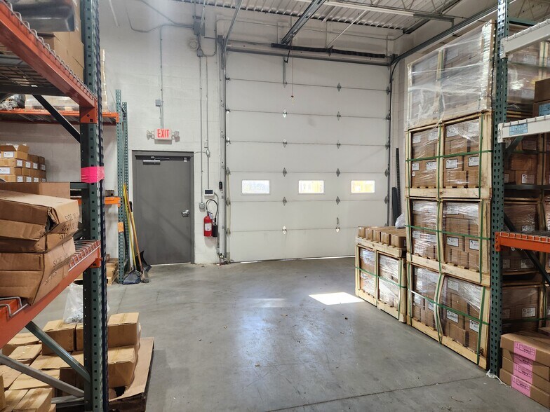 More Photos Of 511 E Centralia St, Elkhorn Manufacturing For Lease