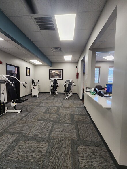 More Photos Of 21200 TX-46, Spring Branch Medical For Sale