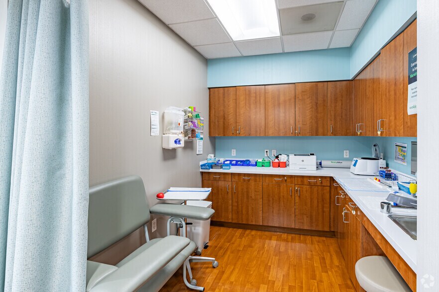 More Photos Of 14-01 Broadway, Fair Lawn Medical For Lease