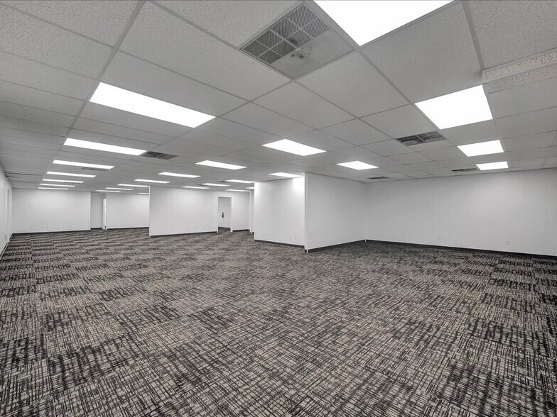 More Photos Of 3804 South St, Nacogdoches Warehouse For Sale