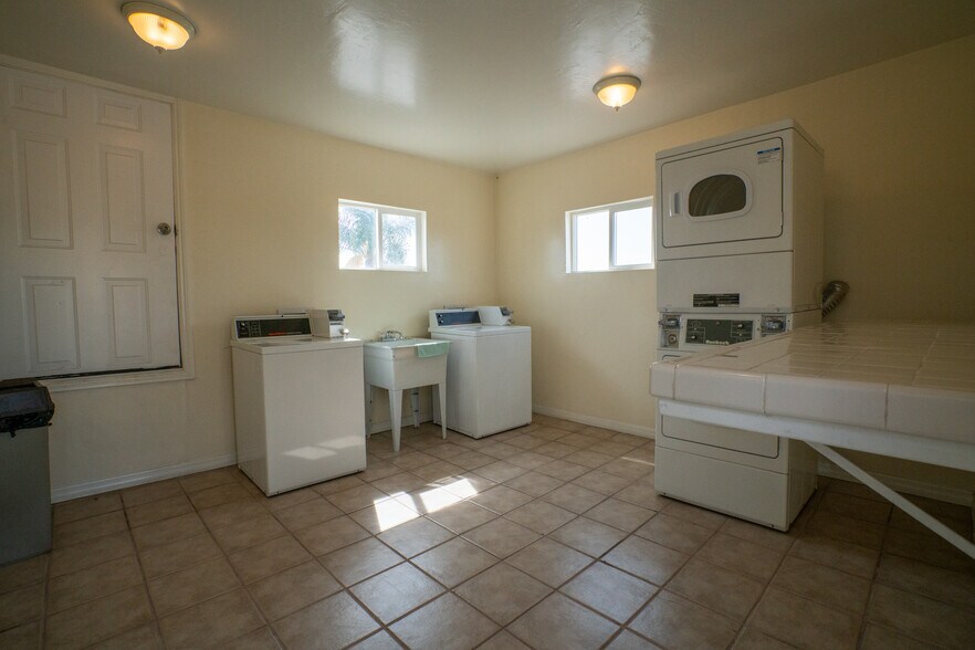 More Photos Of 1035-1039 Lime Ave, Long Beach Apartments For Sale