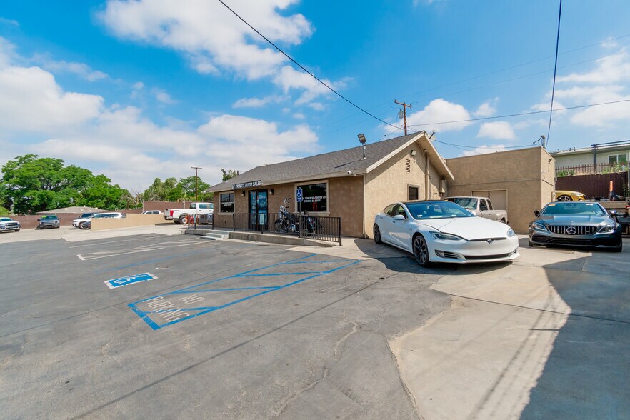 More Photos Of 19700 Temescal Canyon Rd, Corona Freestanding For Lease