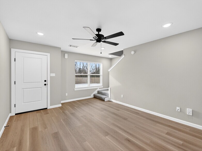 More Photos Of 7816 Texas Rd, Fort Smith Apartments For Sale