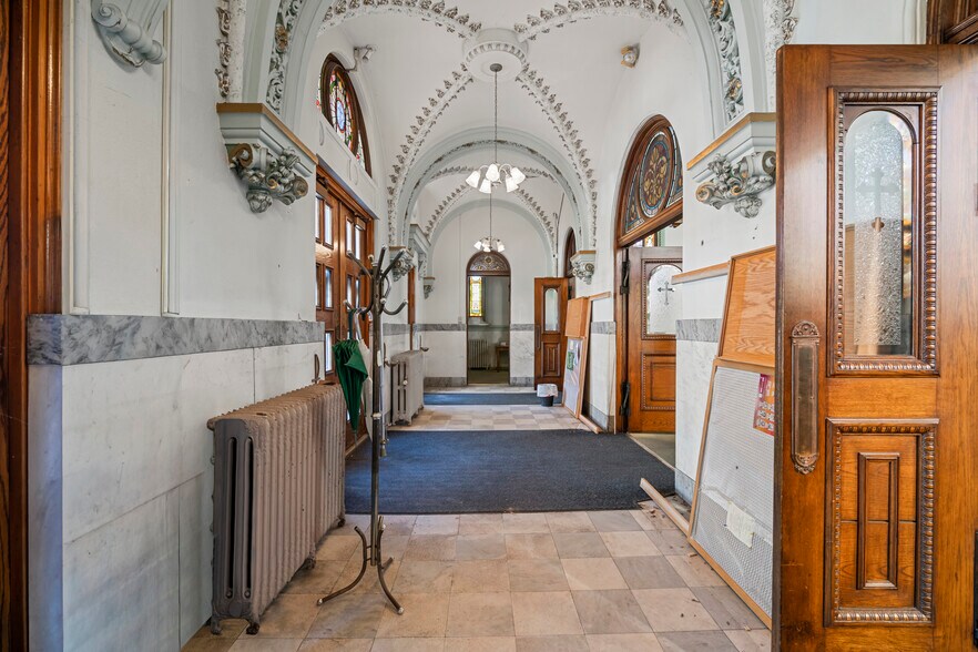 More Photos Of 21 State St, Oil City Specialty For Sale