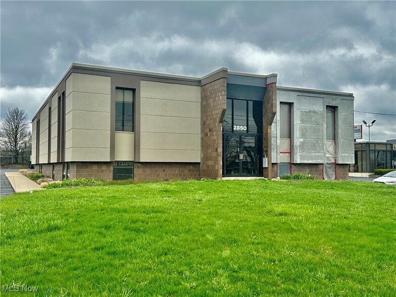 Primary Photo Of 2850 S Arlington Rd, Akron Office For Sale