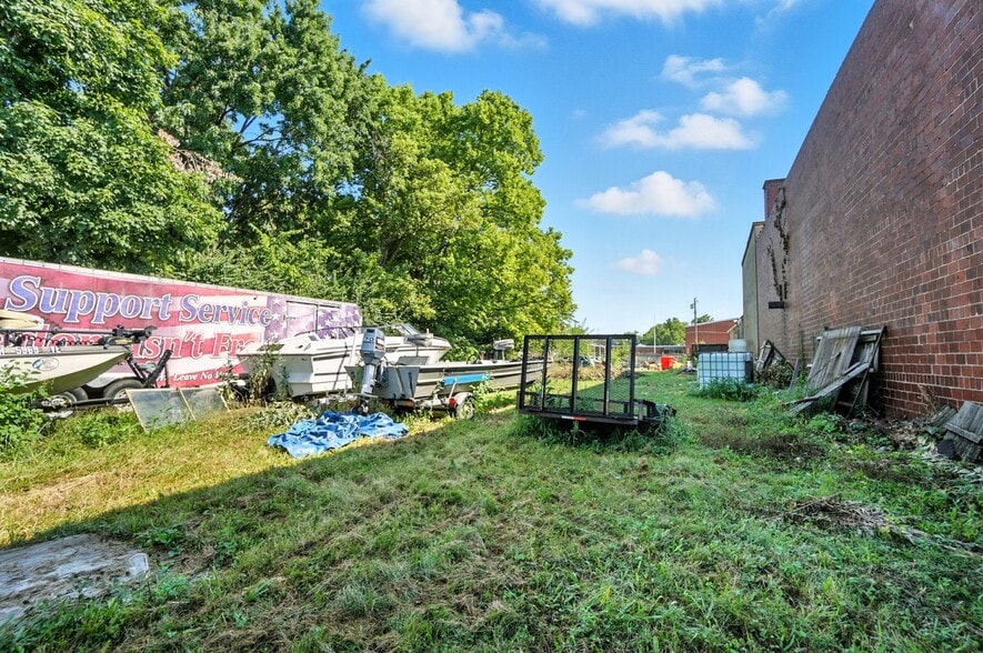 More Photos Of 6105-6117 Vine St, Cincinnati Storefront Retail Residential For Sale