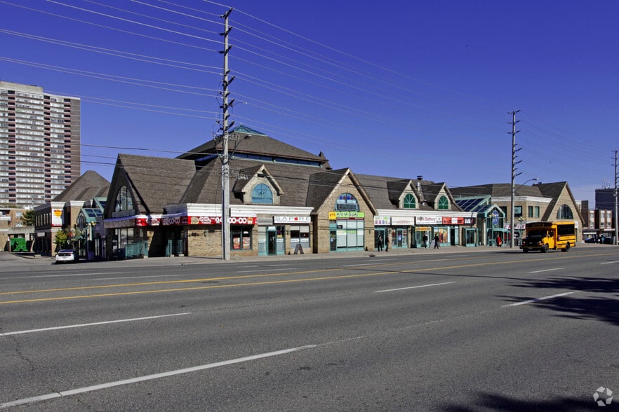 More Photos Of 3085-3105 Hurontario St, Mississauga General Retail For Lease