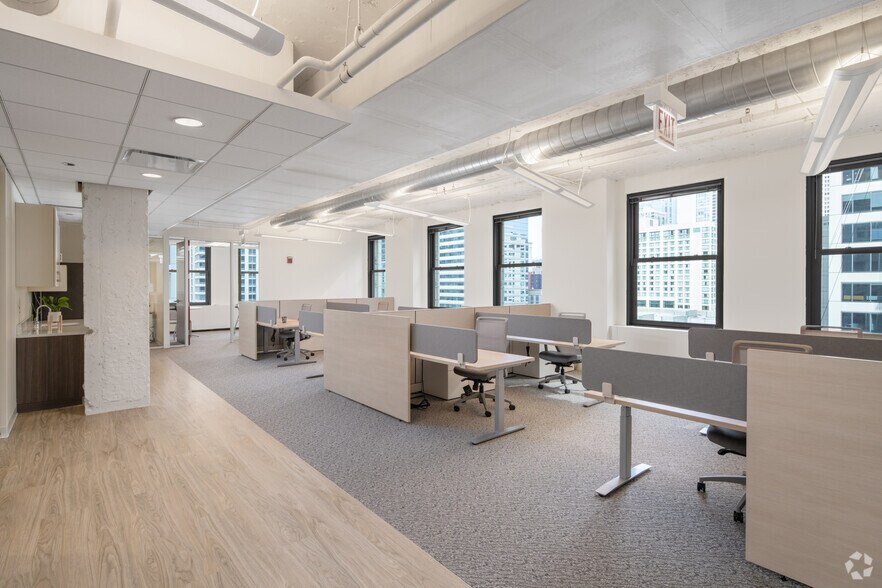 More Photos Of 400 N Michigan Ave, Chicago Unknown For Lease