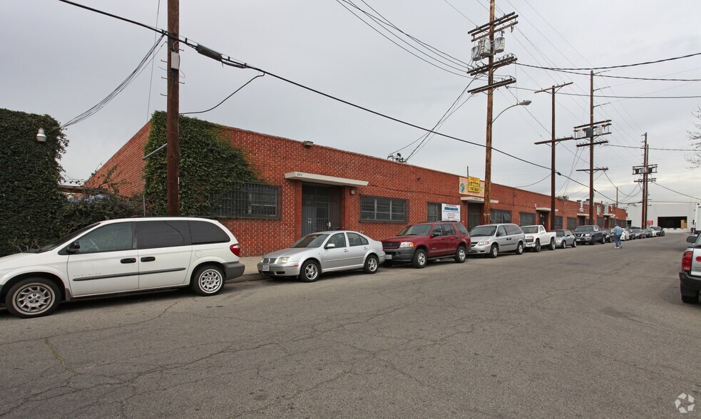 More Photos Of 6921-6945 Farmdale Ave, North Hollywood Warehouse For Lease