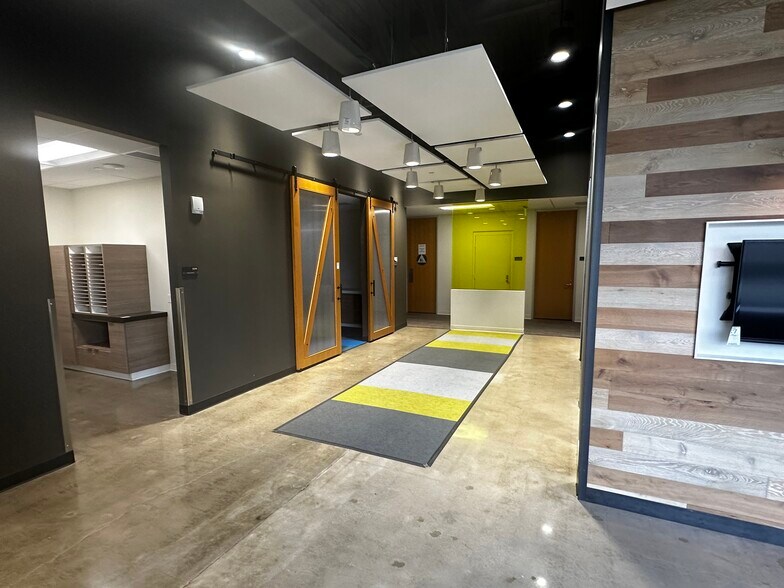 More Photos Of 10321 W Reno Ave, Oklahoma City Manufacturing For Lease