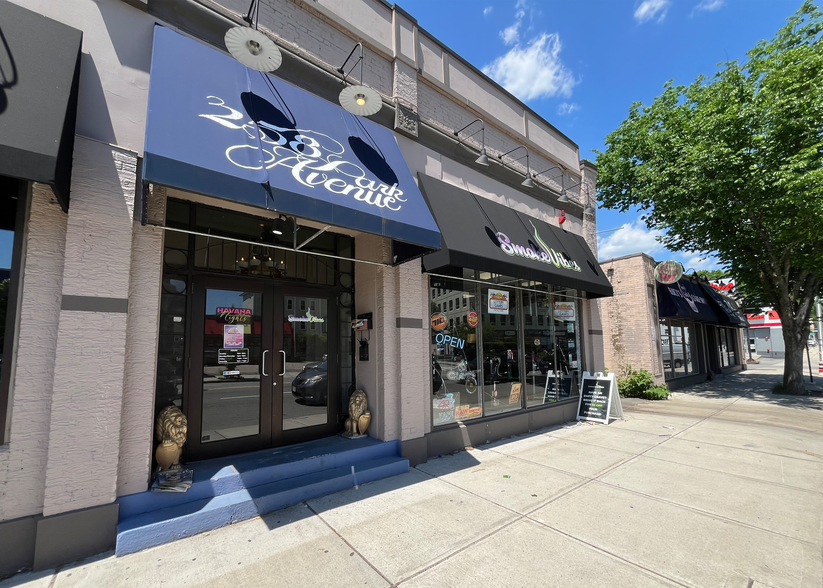 Primary Photo Of 258 Park Ave, Worcester Storefront For Lease