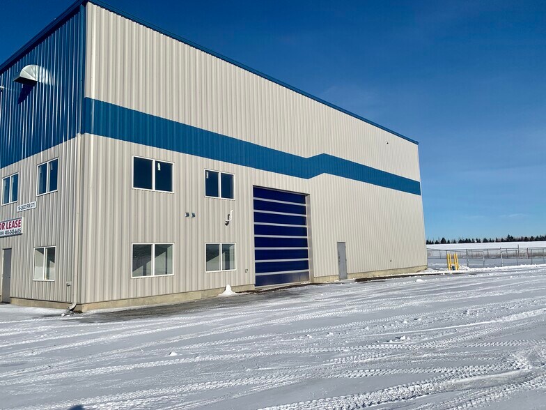 More Photos Of 20 Veenstra Dr, Red Deer County Warehouse For Lease