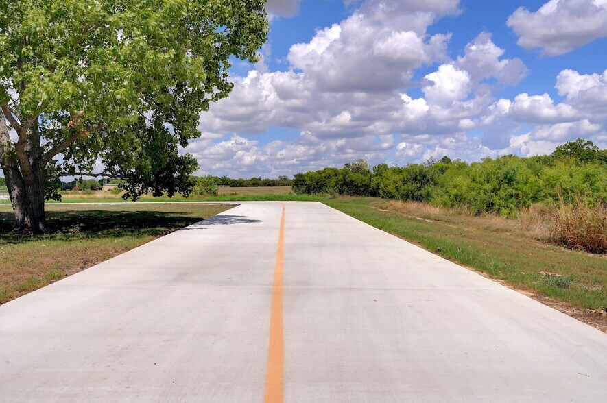 More Photos Of 1300 Universal City Blvd, Universal City Warehouse For Sale