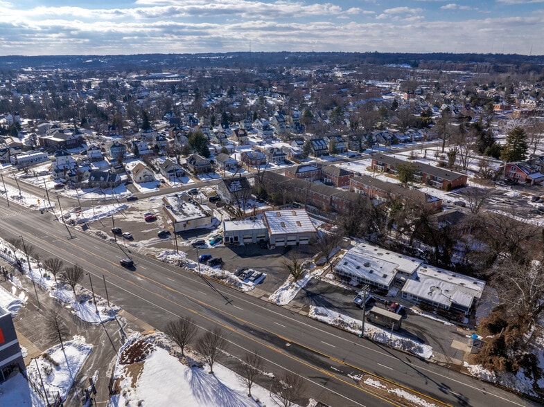 More Photos Of 4010 Southwestern Blvd, Baltimore Service For Sale