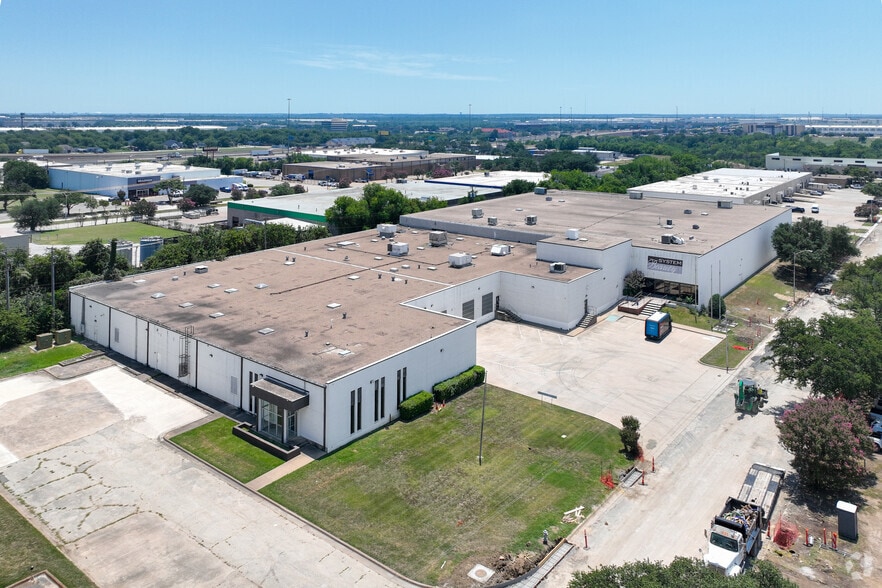 More Photos Of 5050 Rondo Dr, Fort Worth Manufacturing For Sale