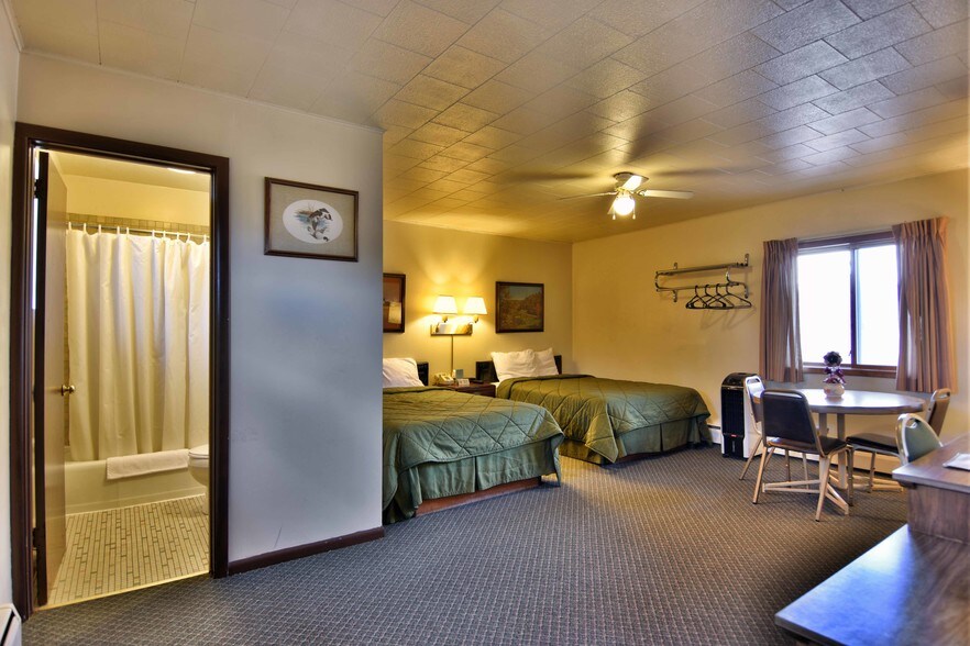 More Photos Of 100 Silver St, Hurley Hotel For Sale