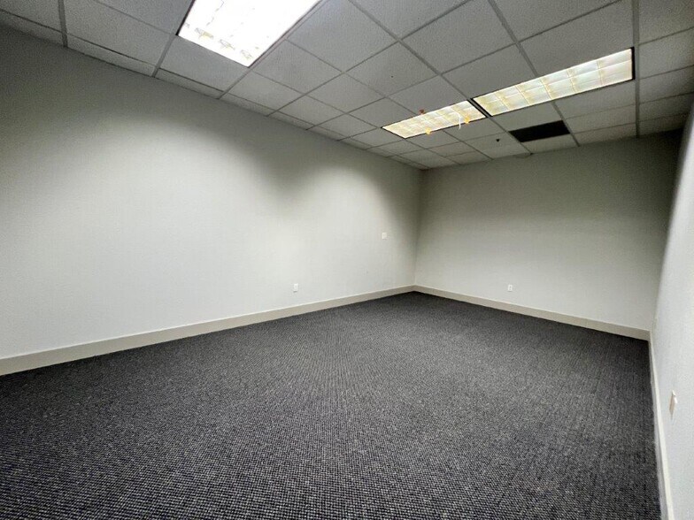 More Photos Of 415 Knollcrest Dr, Redding Office For Sale