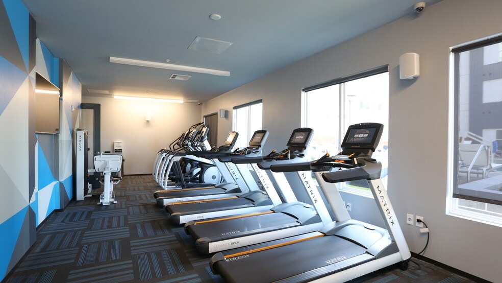 More Photos Of 1400 N High St, Columbus Apartments For Lease