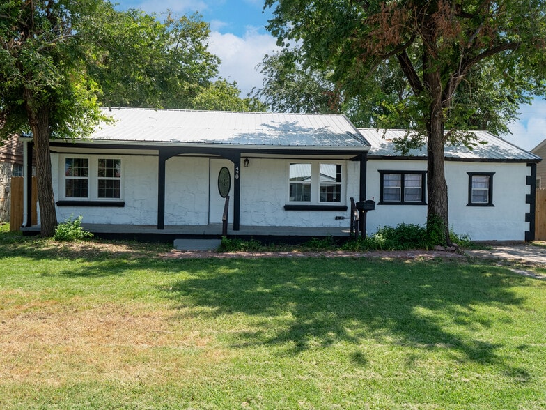 Primary Photo Of 420 W Johnson St, Norman Multifamily For Sale