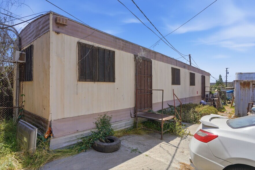 More Photos Of 1635 W 130th St, Gardena Contractor Storage Yard For Sale
