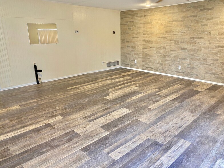 More Photos Of 1340-1342 Washington Ave, Loveland Storefront Retail Office For Lease