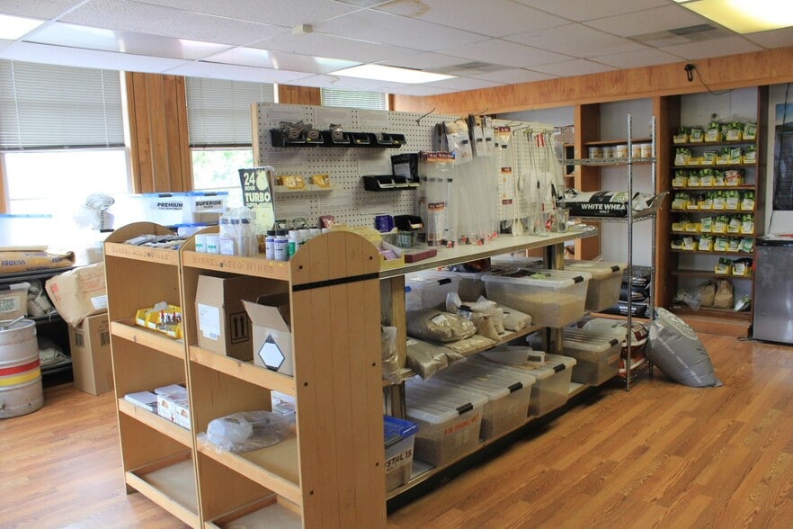 More Photos Of 2703 Marine Dr, Astoria Bar For Sale